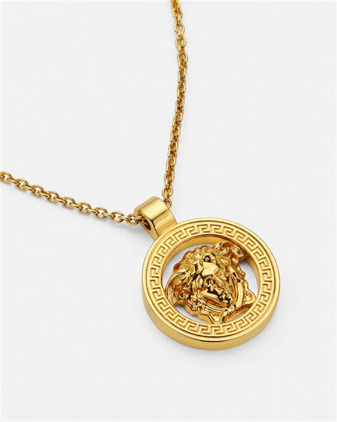 amzon collana versace pendente medusa|Medusa '95 Pendant Necklace .